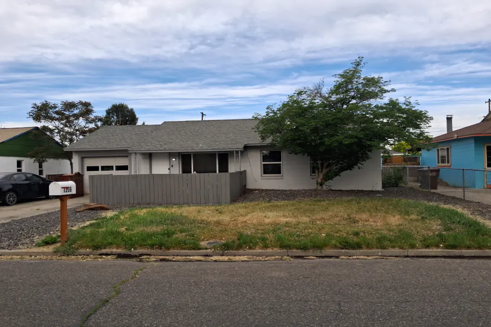 1206 S 7th Ave Yakima, WA 98902, Yakima County