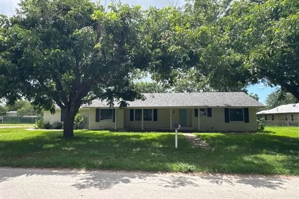 504 Marburger St Smithville, TX 78957, Bastrop County