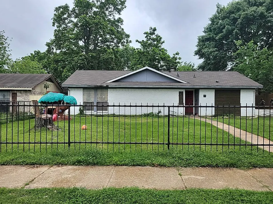 10406 Kinslow Dr Dallas, TX 75217, Dallas County