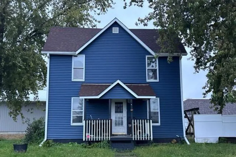 Lombard St, Clarence, IA 52216