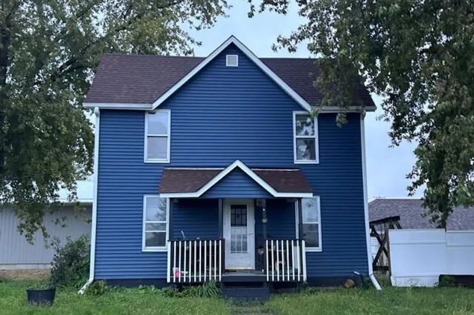 810 Lombard St Clarence, IA 52216, Cedar County