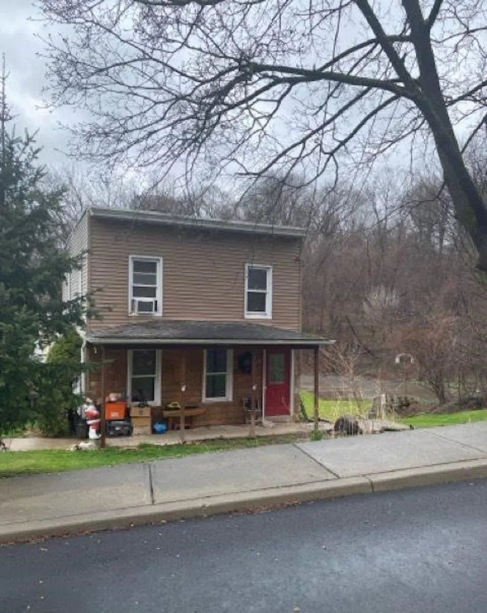 13 Green Ave Castleton On Hudson, NY 12033, Rensselaer County