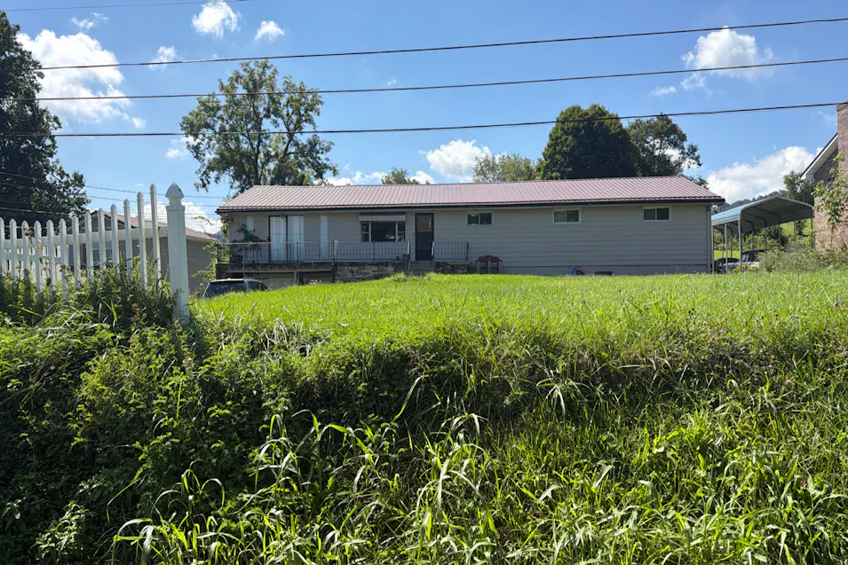 6002 Mew Rd Castlewood, VA 24224, Russell County