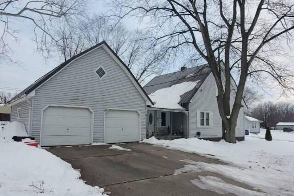 611 W 6th St Bicknell, IN 47512, Knox County