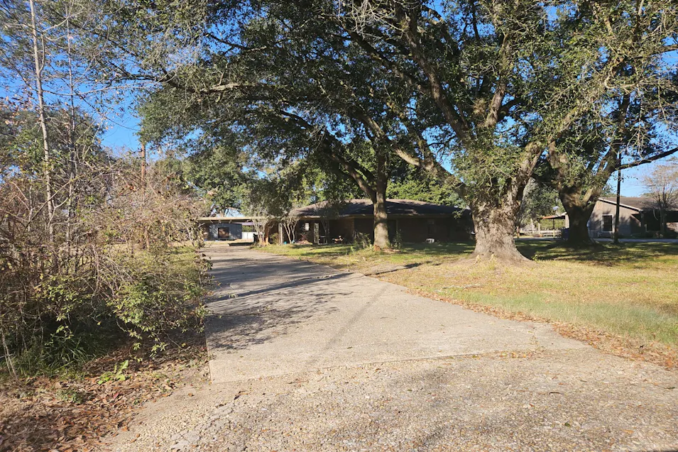 5015 Jasper Rd New Iberia, LA 70560, Iberia County