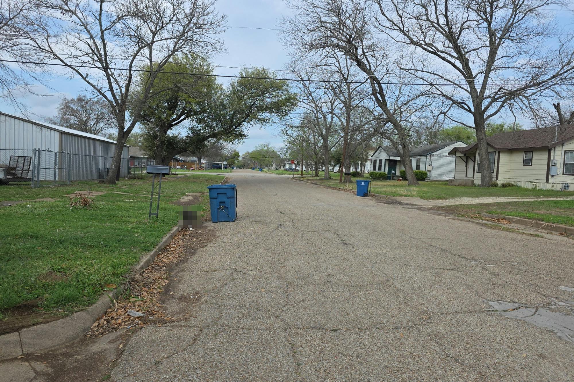 Kaufman St, Mexia, TX 76667