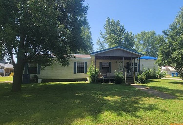 1207 Meagher Street St Francisville, IL 62460, Lawrence County