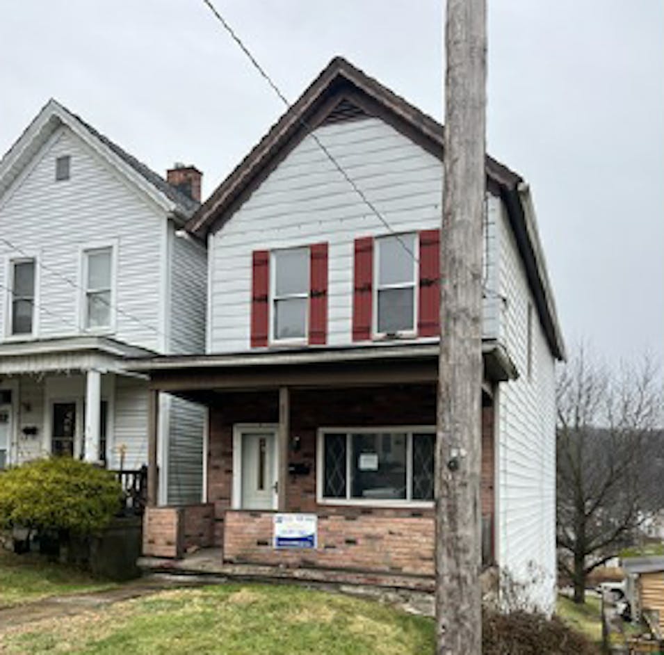 1008 1/2 Gaskill Avenue Jeannette, PA 15644, Westmoreland County