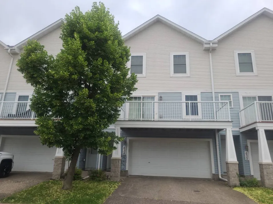 634 Gateway Pl Woodbury, MN 55129, Washington County