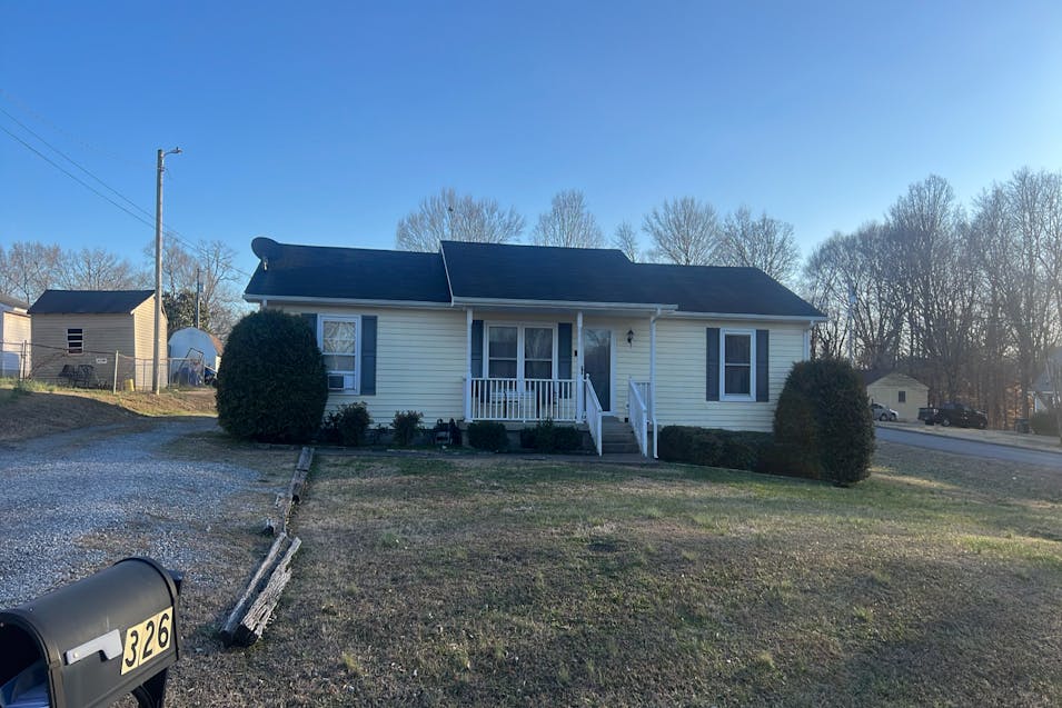 326 Pitt Lane Springfield, TN 37172, Robertson County