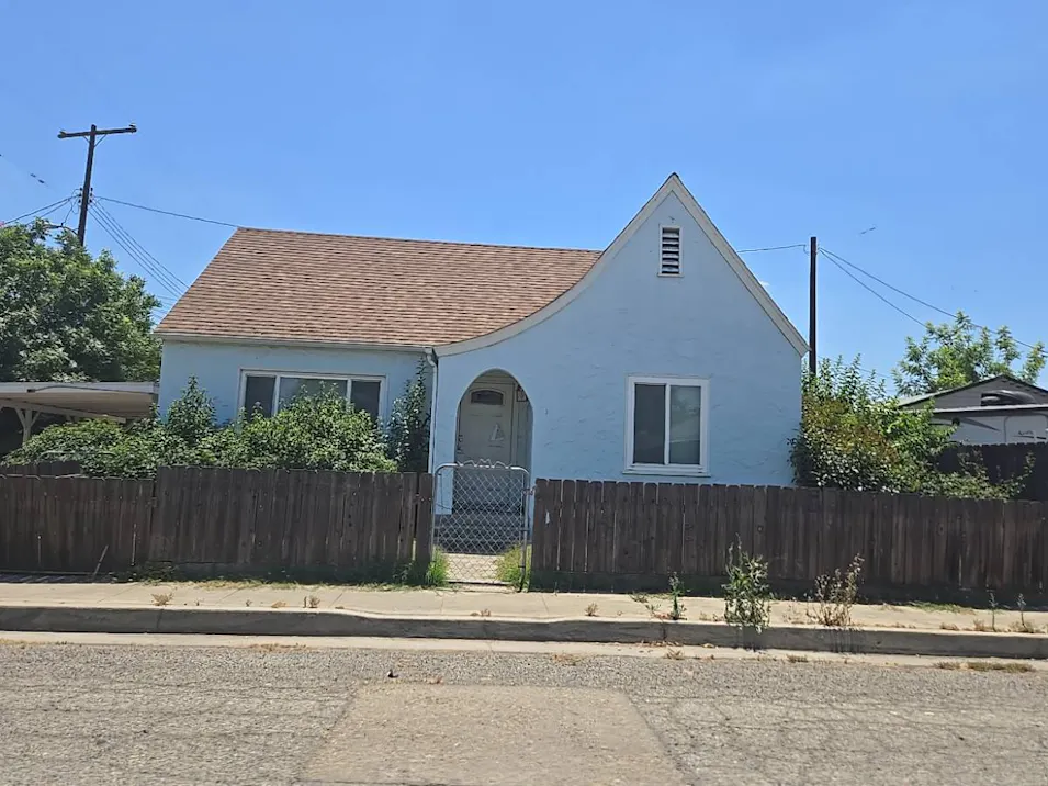 315 West Sequoia Avenue Visalia, CA 93277, Tulare County