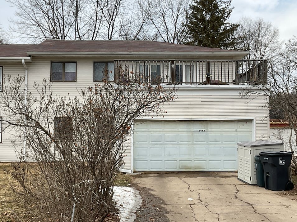 2413 Stewart Ave Saint Paul, MN 55116, Ramsey County