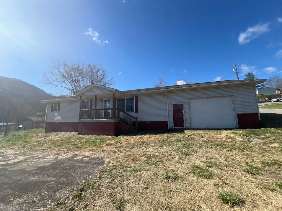 615w 14th Street North Big Stone Gap, VA 24219, Wise County