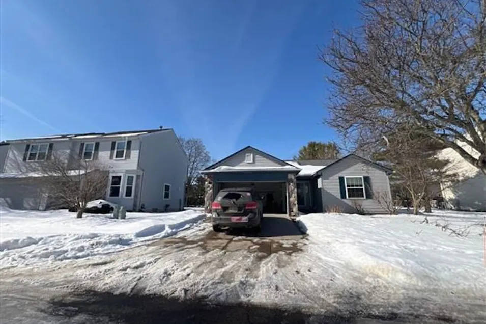 1046 Princeton Dr Waterford, MI 48327, Oakland County