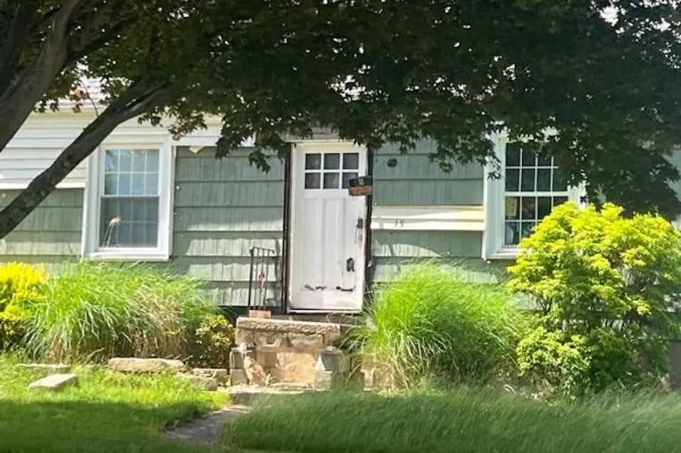 15 Edgewood Ave Westerly, RI 02891, Washington County
