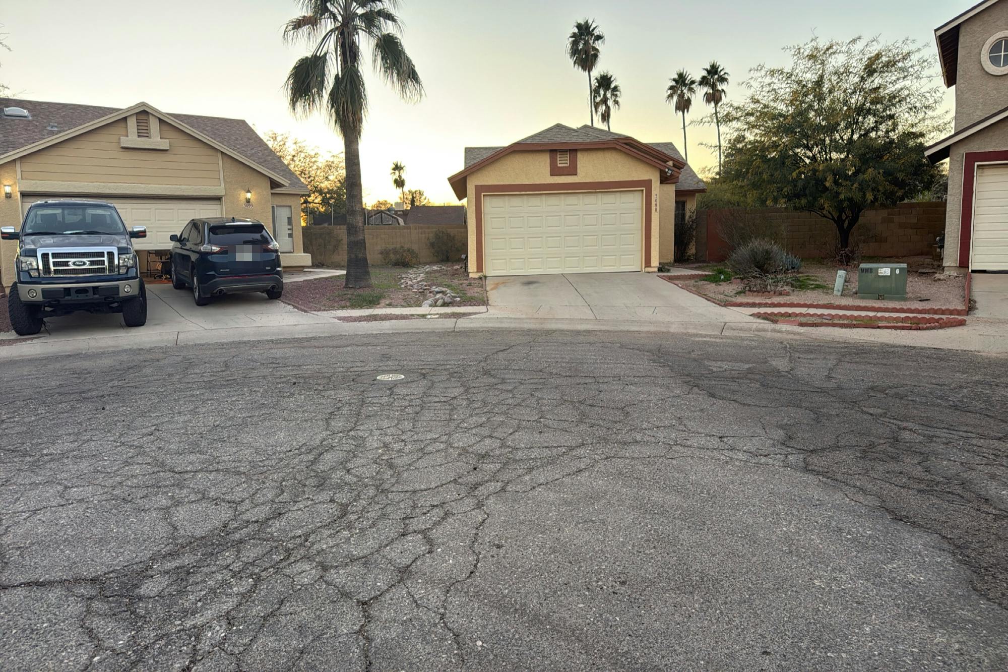 Placita Del Pasillo , Tucson, AZ 85746