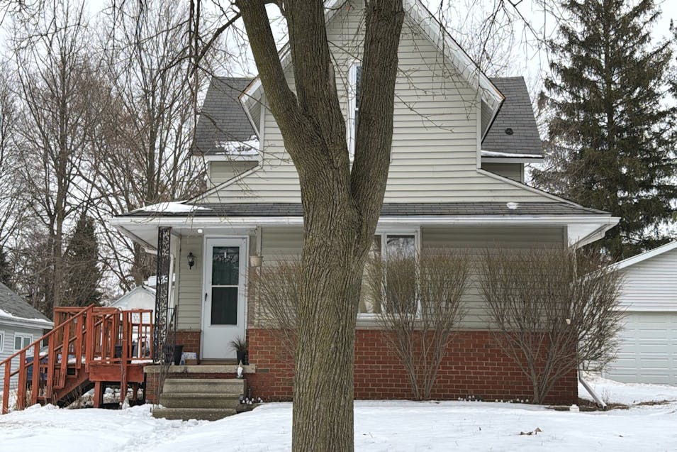 615 Division St Owosso, MI 48867, Shiawassee County