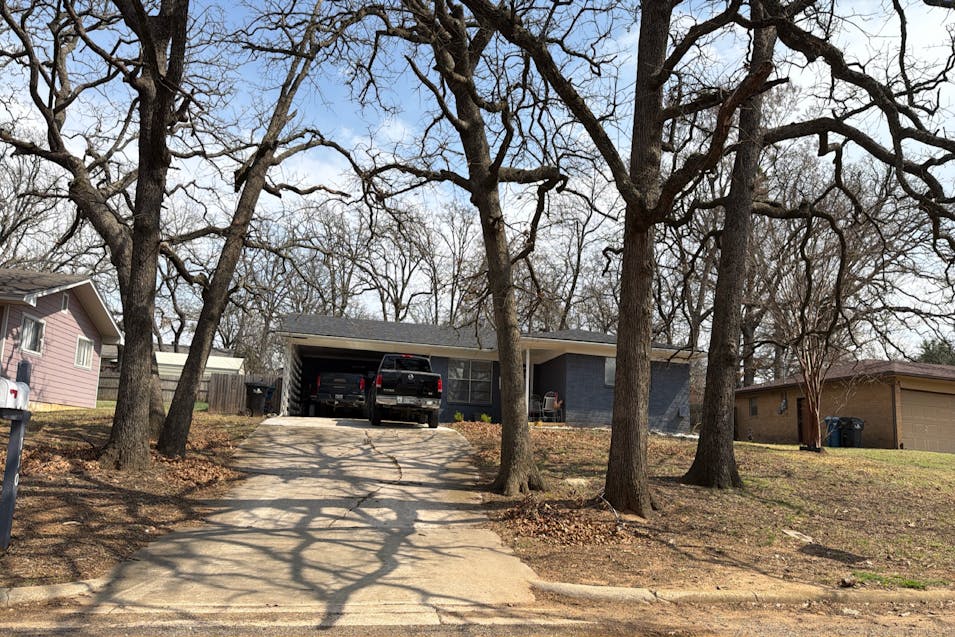 110 S Hickory Ave Denison, TX 75020, Grayson County