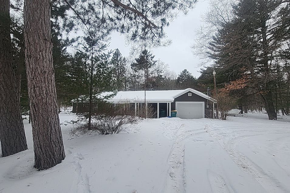 9251 N Roscommon Rd Roscommon, MI 48653, Roscommon County