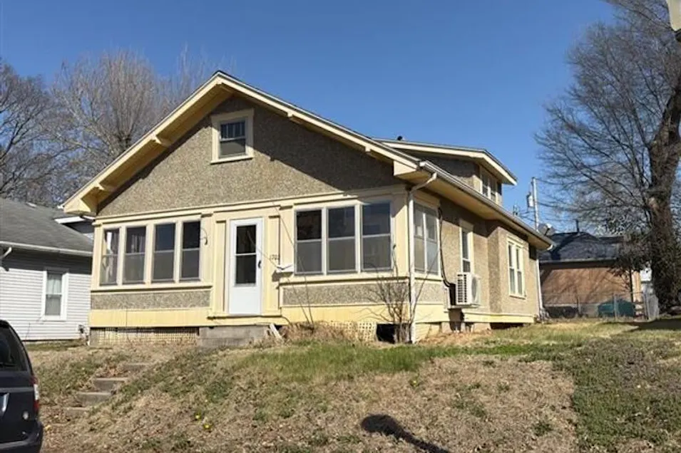 1702 Oneida St Lexington, MO 64067, Lafayette County