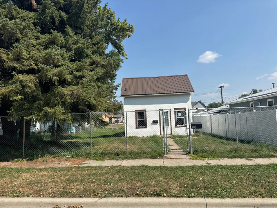 408 5th Ave NW Jamestown, ND 58401, Stutsman County
