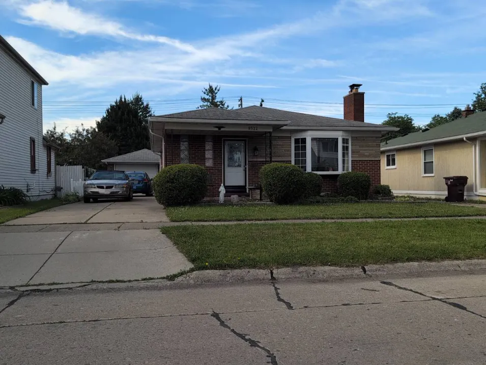 8332 Central Center Line, MI 48015, Macomb County