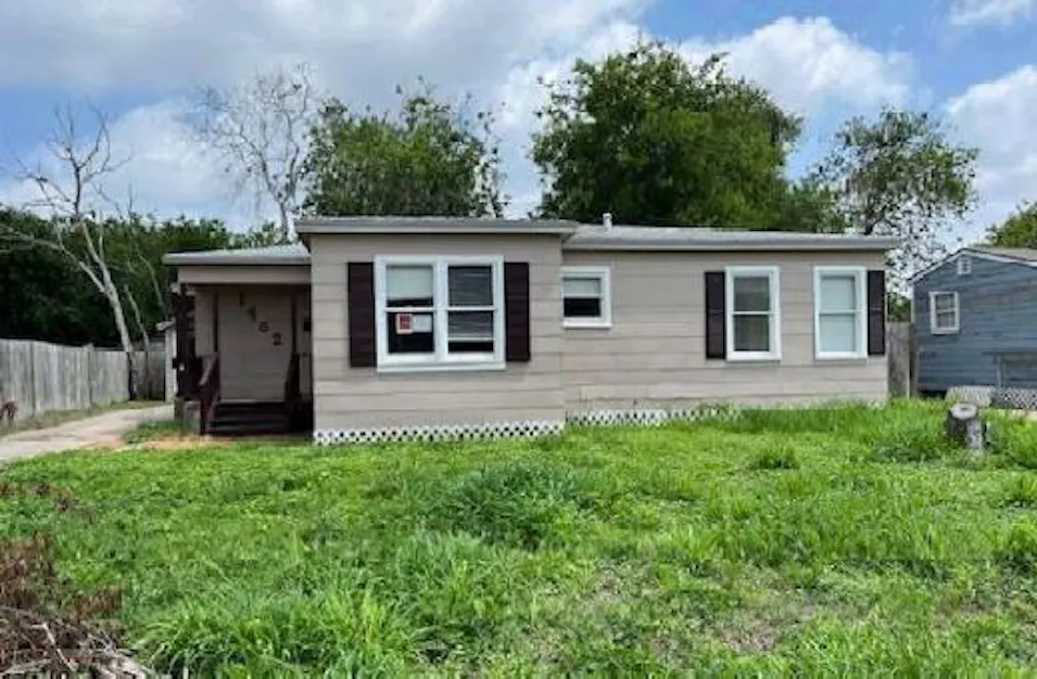 1462 Melbourne Dr Corpus Christi, TX 78415, Nueces County