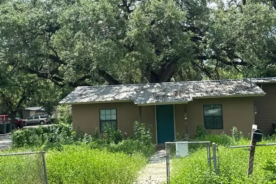 717 Juarez St Uvalde, TX 78801, Uvalde County