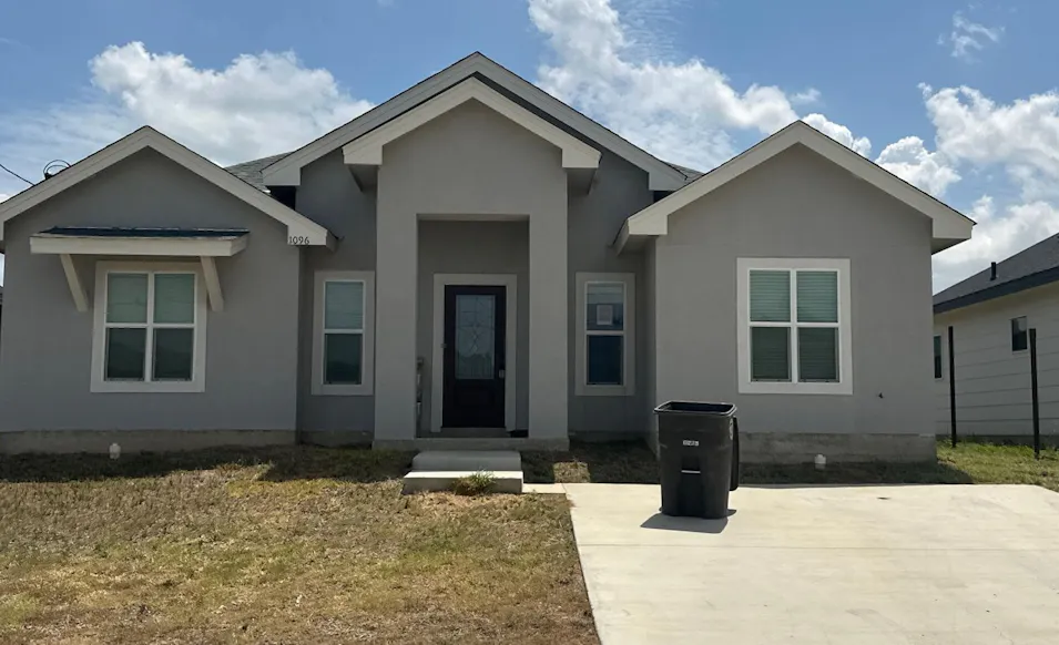 1096 Colon Ln Eagle Pass, TX 78852, Maverick County