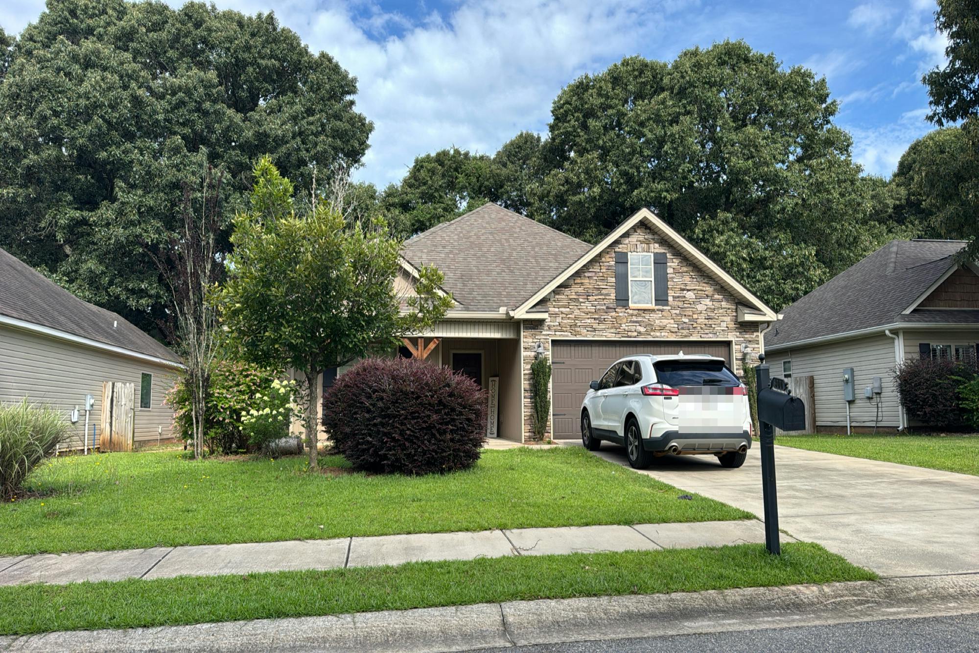 Amherst St, Kathleen, GA 31047