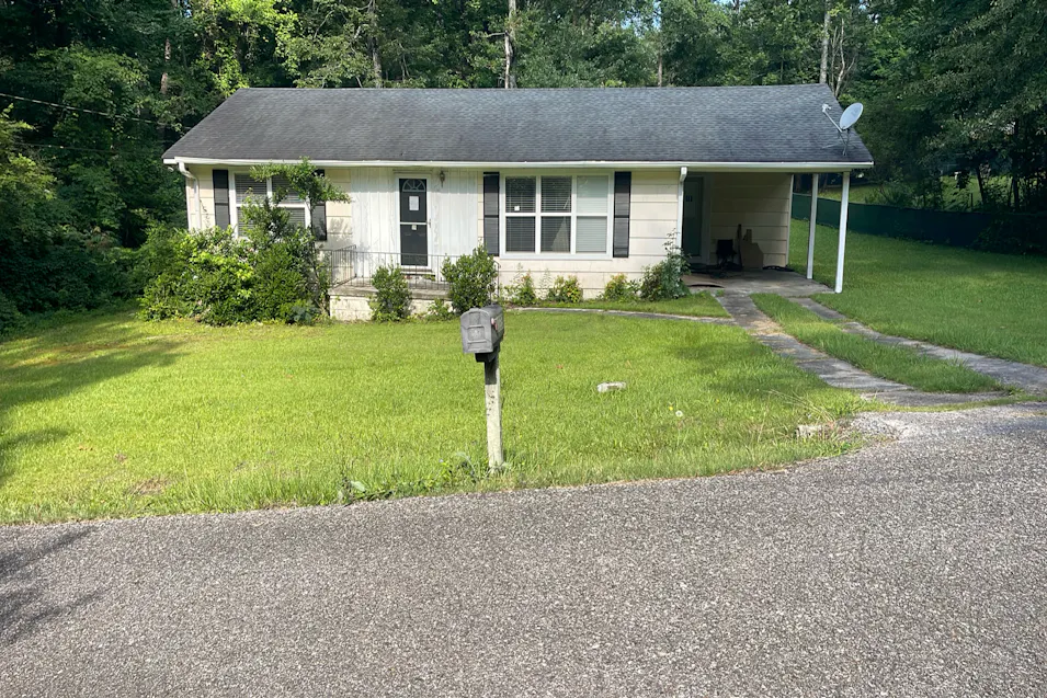 1123 26th St N Pell City, AL 35125, St. Clair County