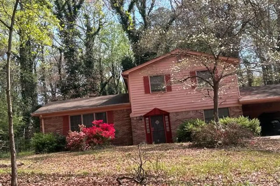 811 Vanderbilt Ct NW Atlanta, GA 30318, Fulton County