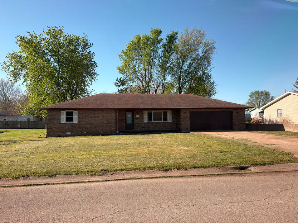 944 Troutman Dr Lebanon, MO 65536, Laclede County