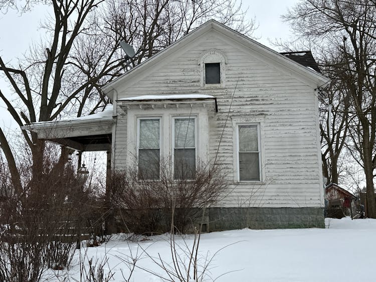 617 Division St Adrian, MI 49221, Lenawee County