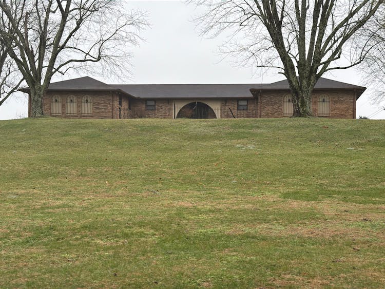 9 John Donald Lane Brush Creek, TN 38547, Smith County