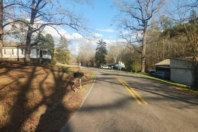 Taylors Ferry Rd, Bessemer, AL 35023