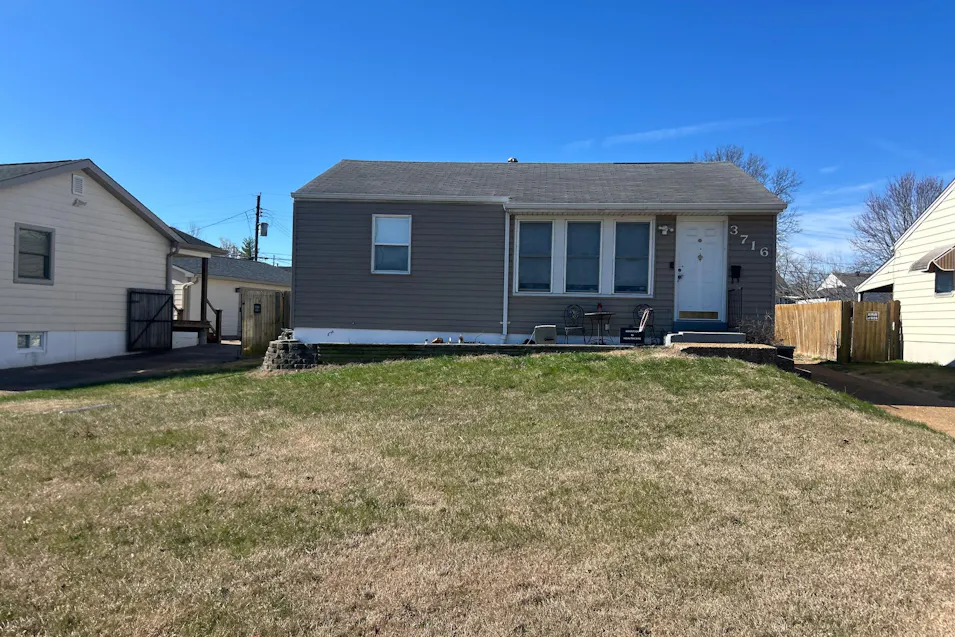 3716 Carondelet Blvd Saint Louis, MO 63123, St. Louis County