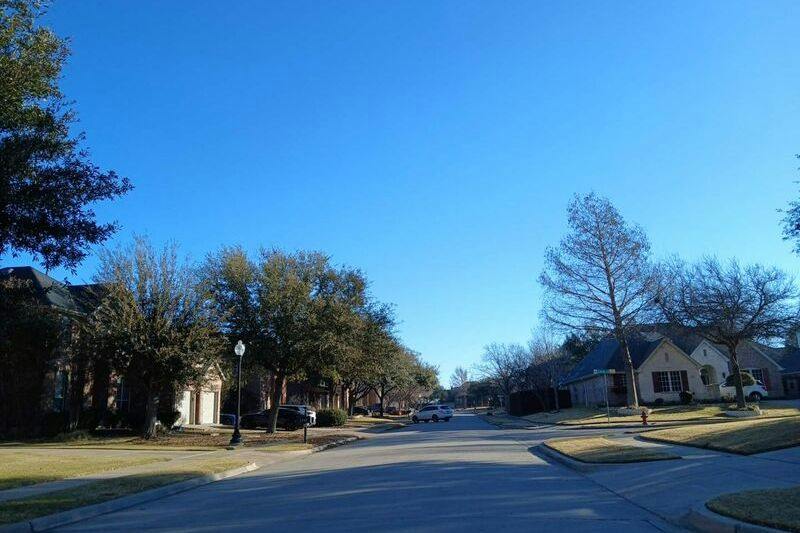 Lakewood Dr, Grand Prairie, TX 75054