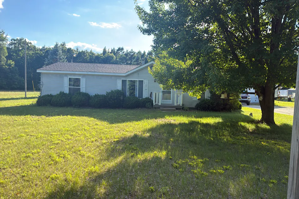 2150 S Satterlee Rd Gowen, MI 49326, Montcalm County