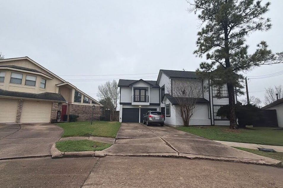 7842 Poitiers Houston, TX 77071, Harris County