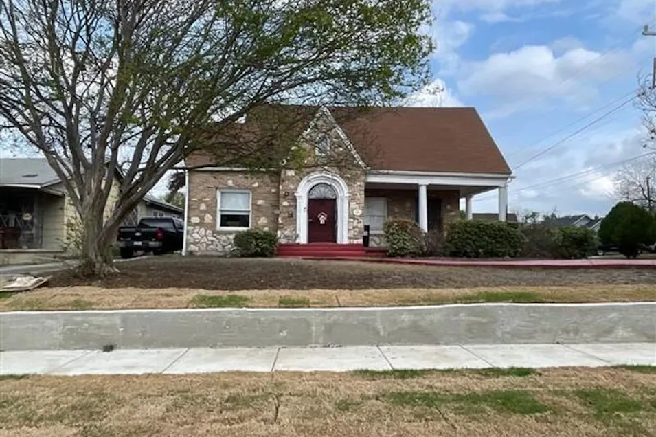 2001 W Kings Hwy San Antonio, TX 78201, Bexar County