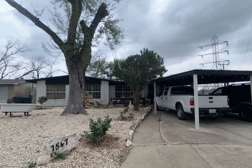 7547 Dell Oak Dr San Antonio, TX 78218, Bexar County