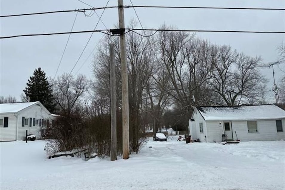 3402 Ogden Hwy Adrian, MI 49221, Lenawee County