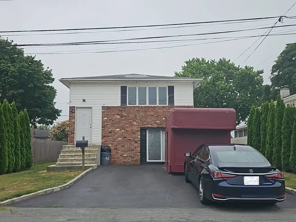 45 3rd St Lindenhurst, NY 11757, Suffolk County