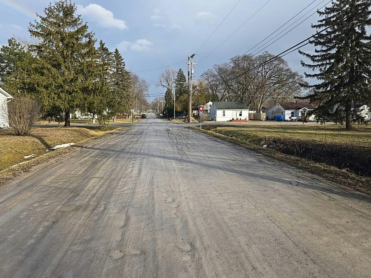 Whitney Ave, Flint, MI 48532