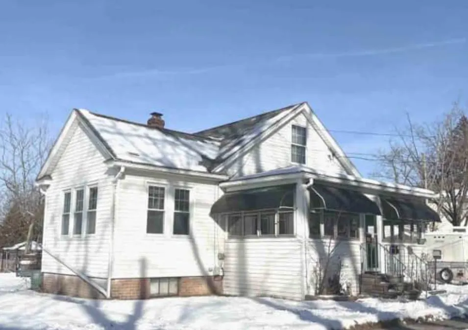 16 Oxford Place Chicopee, MA 01020, Hampden County