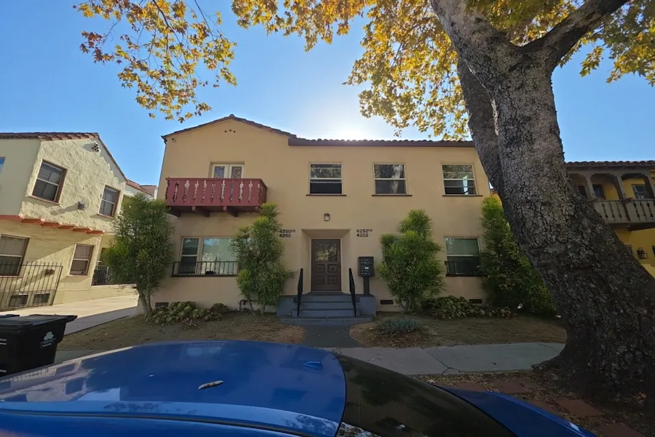 4250 8th Avenue Los Angeles, CA 90008, Los Angeles County