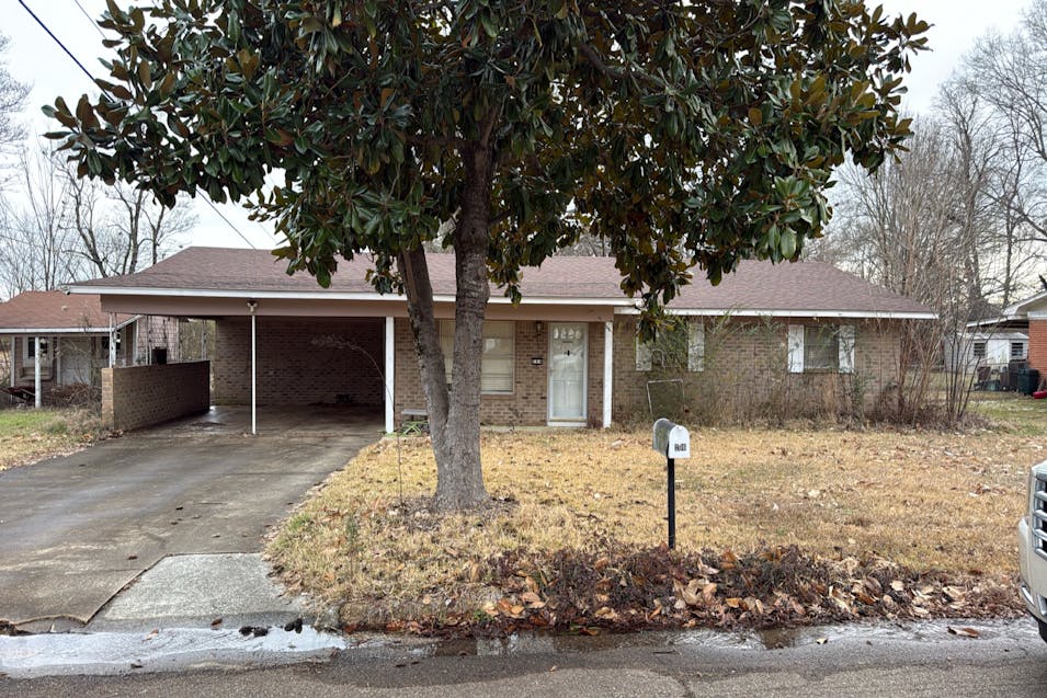 206 Sunset Dr Hooks, TX 75561, Bowie County