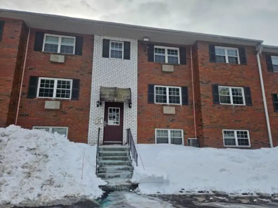 7c Maplecrest Circle Holyoke, MA 01040, Hampden County