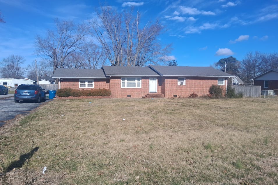 611 Henley Street Manchester, TN 37355, Coffee County